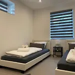 Apartment Stn - Mit 2 Schlafzimmer&parkplatz, Highspeed Wlan, Fußbodenheizung&netflix Premium, Zentral Zu Audi&schwarz Gruppe *