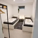 Appartamento Stn - Mit 2 Schlafzimmer & Parkplatz, Highspeed Wlan, Fussbodenheizung & Netflix Premium, Zentral Zu Audi & Schwarz Gruppe
