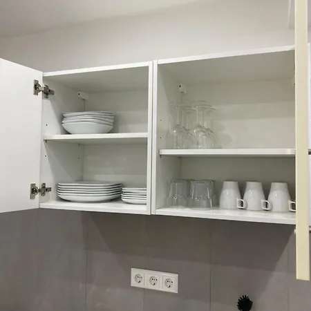 Apartman Stn - Mit 2 Schlafzimmer & Parkplatz, Highspeed Wlan, Fussbodenheizung & Netflix Premium, Zentral Zu Audi & Schwarz Gruppe