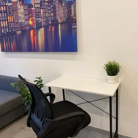 Stn - Mit 2 Schlafzimmer & Parkplatz, Highspeed Wlan, Fussbodenheizung & Netflix Premium, Zentral Zu Audi & Schwarz Gruppe Appartamento