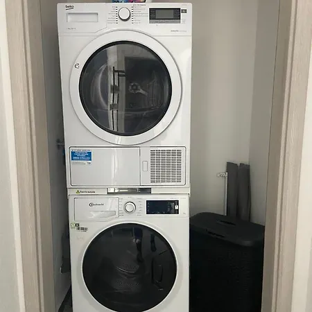 Stn - Mit 2 Schlafzimmer & Parkplatz, Highspeed Wlan, Fussbodenheizung & Netflix Premium, Zentral Zu Audi & Schwarz Gruppe