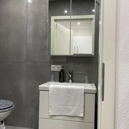 Stn - Mit 2 Schlafzimmer & Parkplatz, Highspeed Wlan, Fussbodenheizung & Netflix Premium, Zentral Zu Audi & Schwarz Gruppe