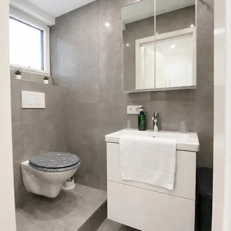 Stn - Mit 2 Schlafzimmer & Parkplatz, Highspeed Wlan, Fussbodenheizung & Netflix Premium, Zentral Zu Audi & Schwarz Gruppe Appartamento *