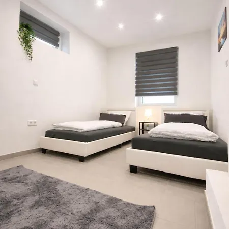 Stn - Mit 2 Schlafzimmer & Parkplatz, Highspeed Wlan, Fussbodenheizung & Netflix Premium, Zentral Zu Audi & Schwarz Gruppe *