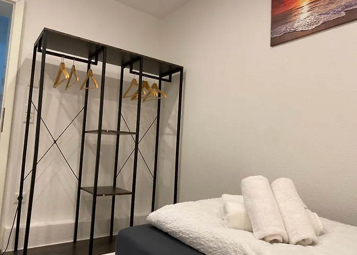 דירה Stn - Mit 2 Schlafzimmer & Parkplatz, Highspeed Wlan, Fussbodenheizung & Netflix Premium, Zentral Zu Audi & Schwarz Gruppe *