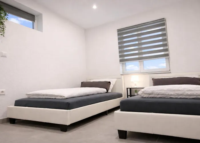 דירה Stn - Mit 2 Schlafzimmer & Parkplatz, Highspeed Wlan, Fussbodenheizung & Netflix Premium, Zentral Zu Audi & Schwarz Gruppe