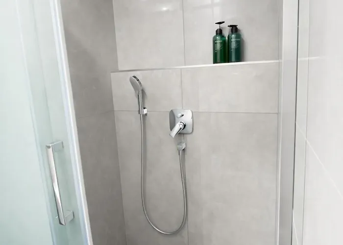 Stn - Mit 2 Schlafzimmer & Parkplatz, Highspeed Wlan, Fussbodenheizung & Netflix Premium, Zentral Zu Audi & Schwarz Gruppe *