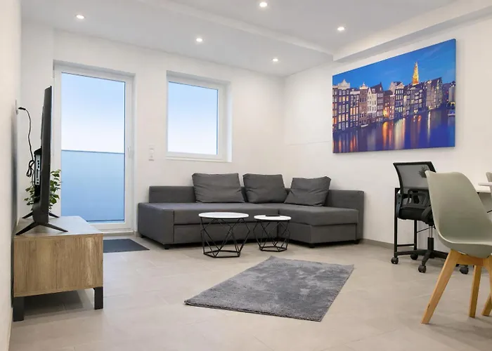 Stn - Mit 2 Schlafzimmer & Parkplatz, Highspeed Wlan, Fussbodenheizung & Netflix Premium, Zentral Zu Audi & Schwarz Gruppe *